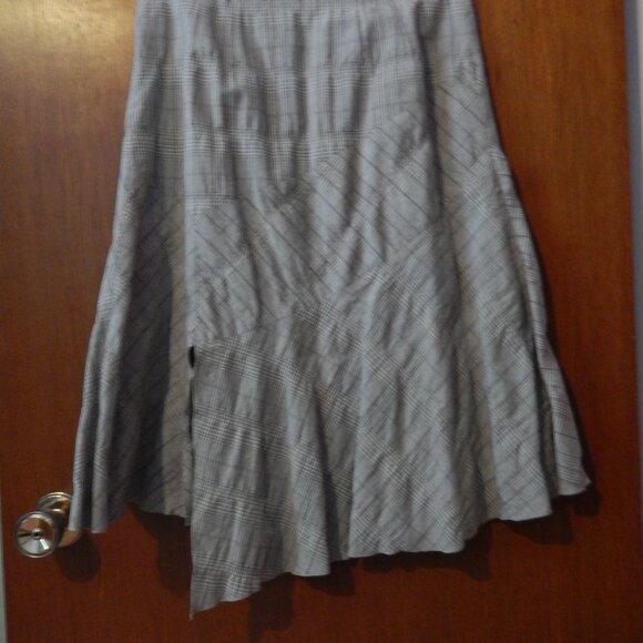 Skirt and blazer - Picture 2 of 5